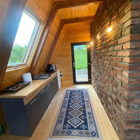 Σαλέ Wood & Bricks